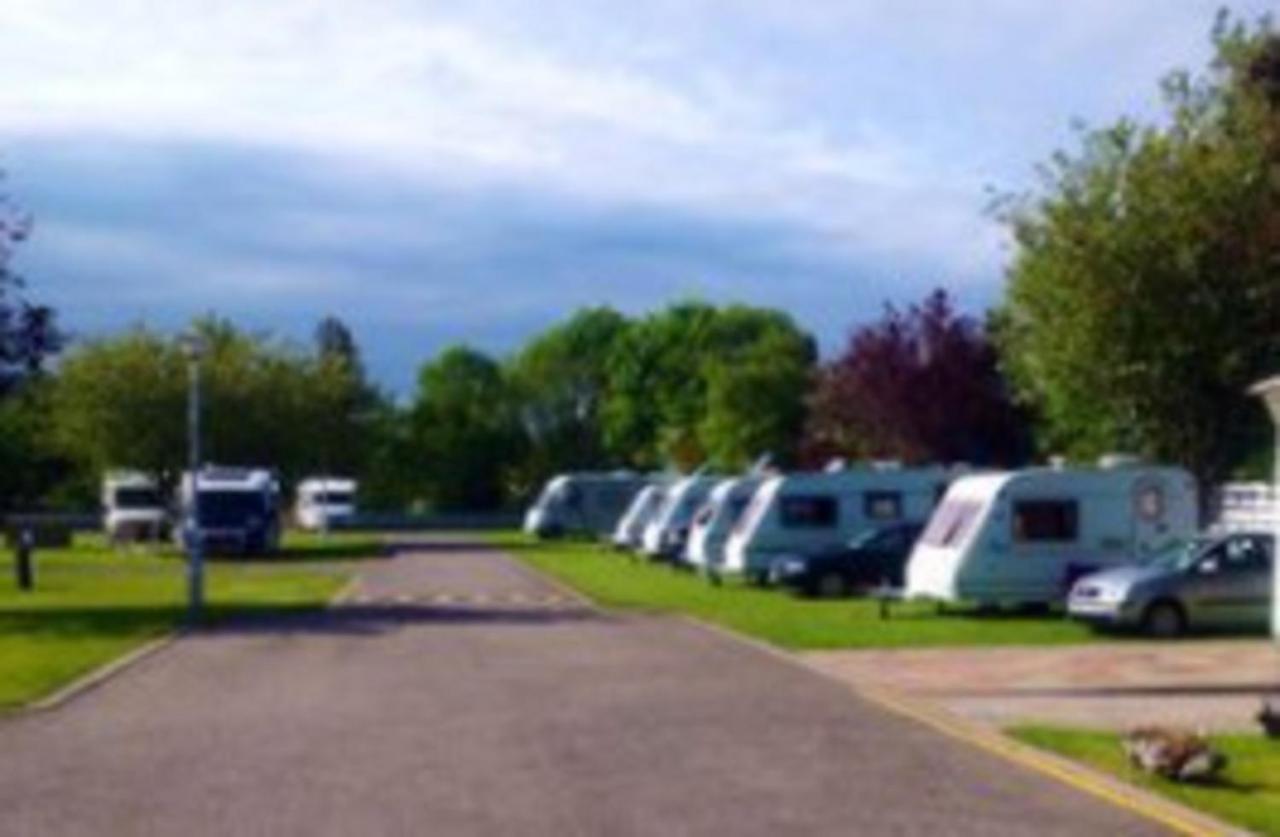 Caledonian Lodges 2 インヴァネス エクステリア 写真